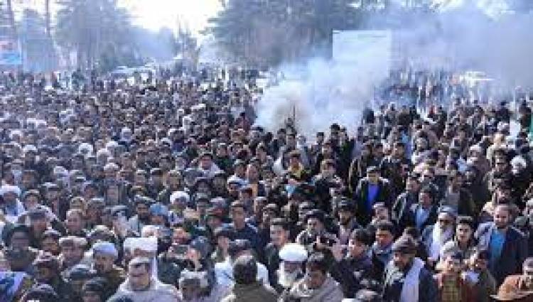 هشدار شهروندان هرات؛ اگر فرمانده پولیس این ولایت برکنار نشود تمام شهر را تعطیل می کنند